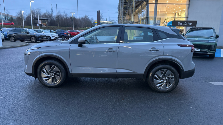 Nissan Qashqai 1.3 DiG-T MH Acenta Premium 5dr Petrol Hatchback